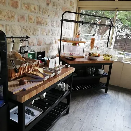 Logis & Restaurant Le Carnot Hotel